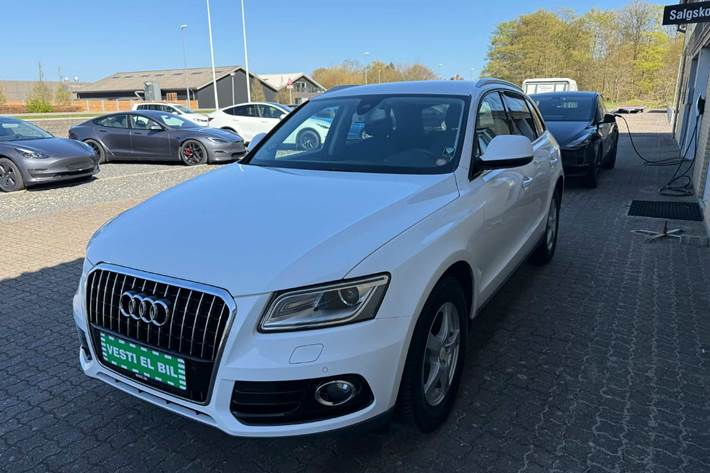 Hvid Audi Q5 fra 2015 set udefra