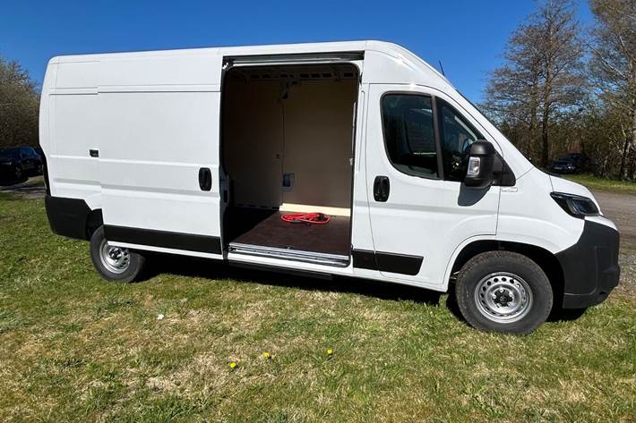 Hvid Citroën ë-Jumper 35H fra 2024