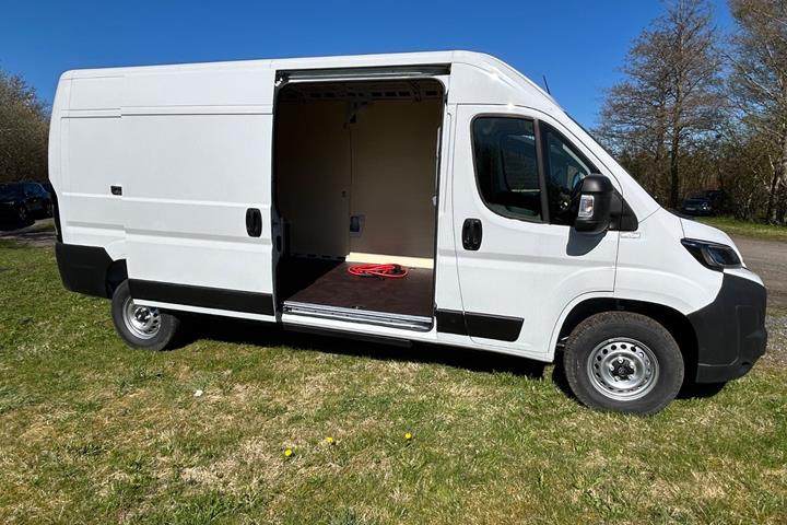 Hvid Citroën ë-Jumper 35H fra 2024