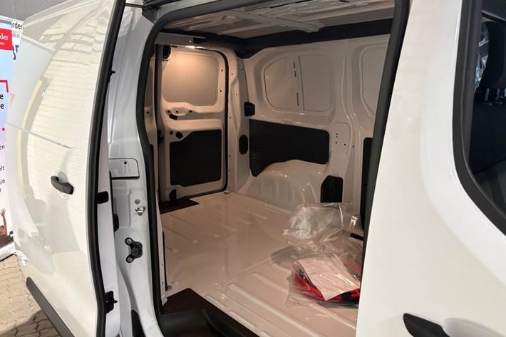 Hvid Citroën e-Jumpy fra 2024