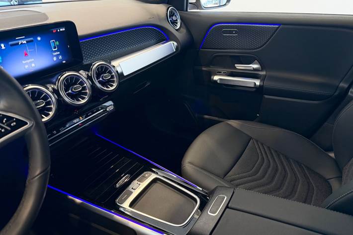 Hvid Mercedes EQB250+ fra 2026