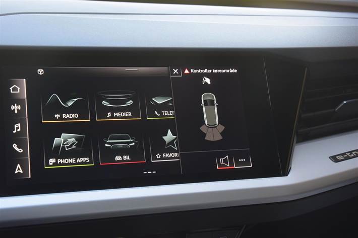 Grå Audi Q4 fra 2023