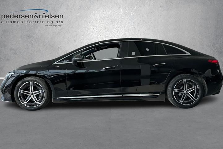 Sort Mercedes EQE 350+ fra 2025