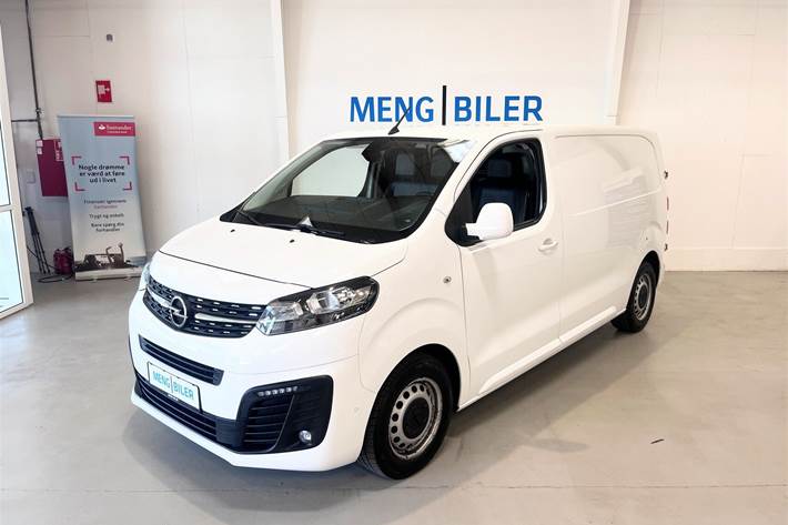 Hvid Opel Vivaro fra 2020