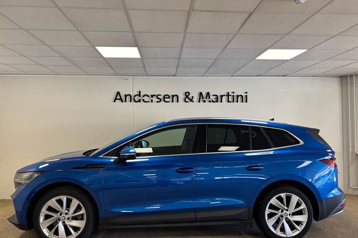 Blå Skoda Enyaq fra 2021