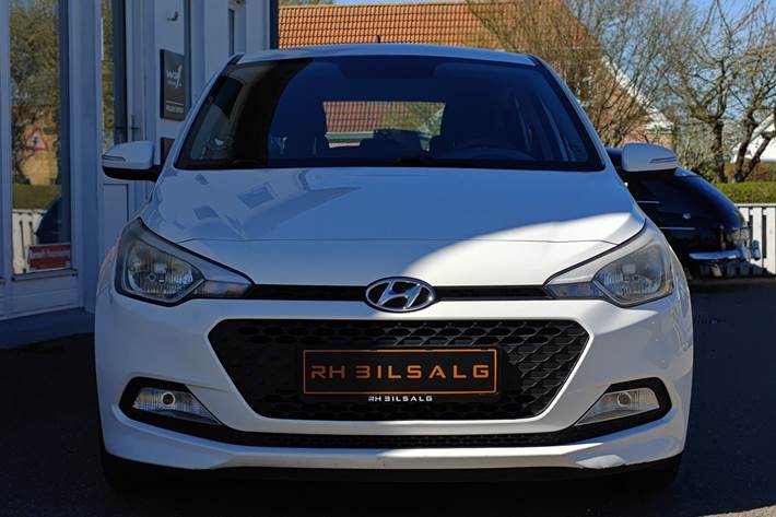 Hvid Hyundai i20 fra 2016