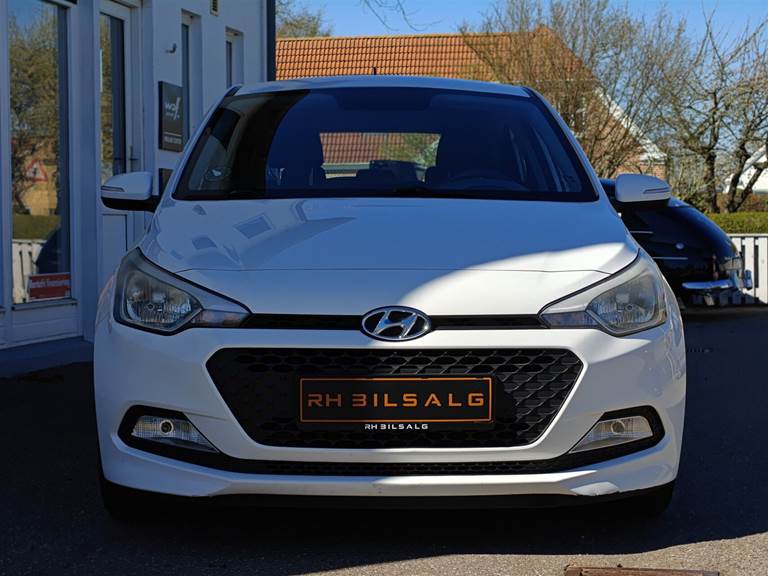 Hyundai i20 1,3 1,25 Move 75HK 5d