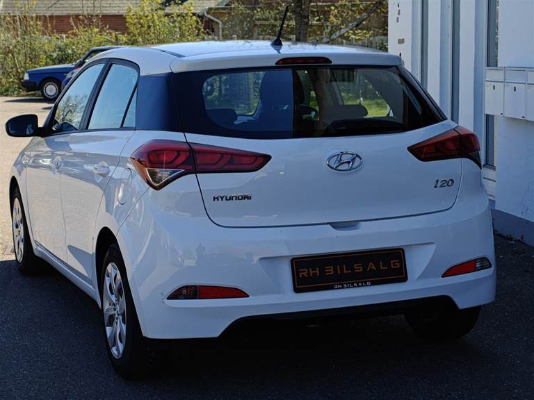 Hyundai i20 1,3 1,25 Move 75HK 5d