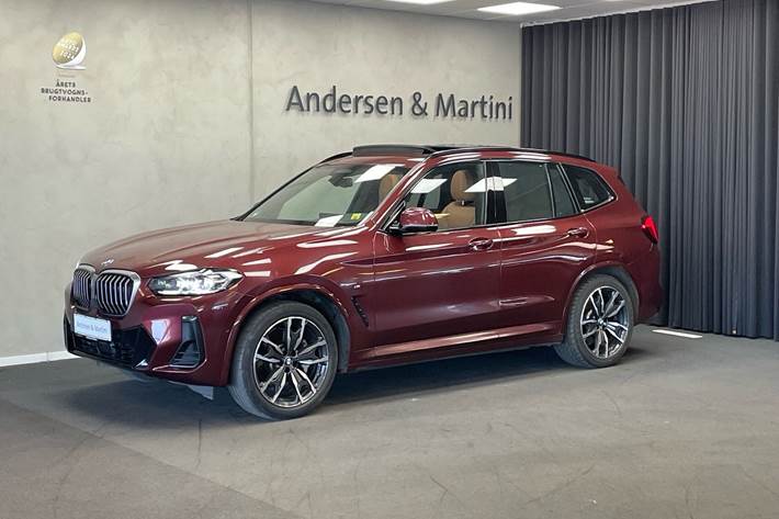 Rød BMW iX3 fra 2022