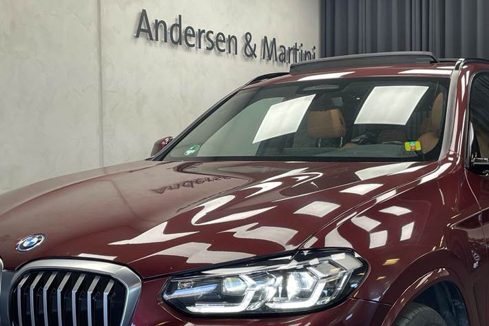 Rød BMW iX3 fra 2022