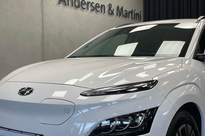 Hvid Hyundai Kona fra 2023