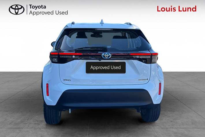 Hvid Toyota Yaris Cross fra 2023