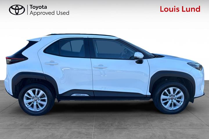 Hvid Toyota Yaris Cross fra 2023