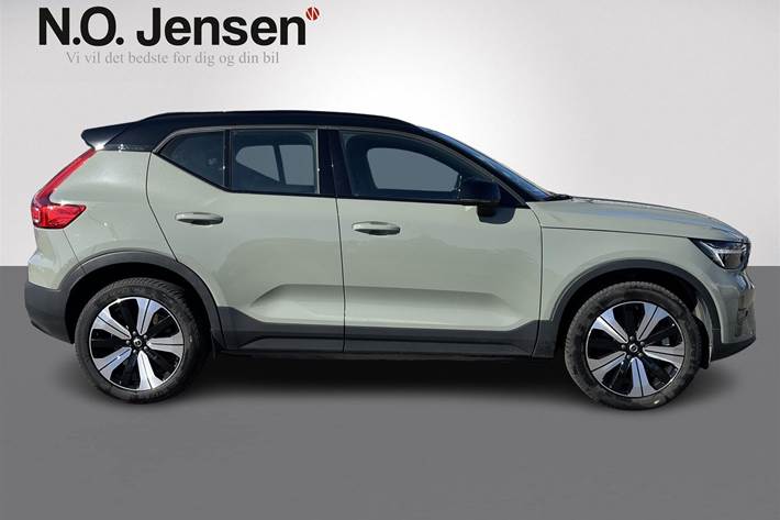 Grøn Volvo XC40 fra 2023