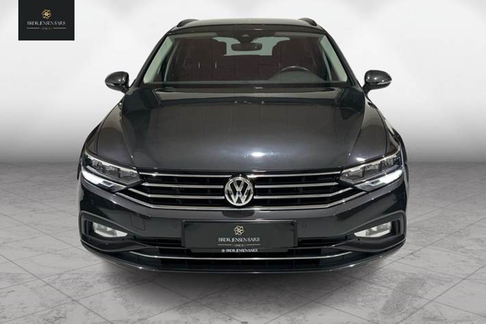 Sort VW Passat fra 2019