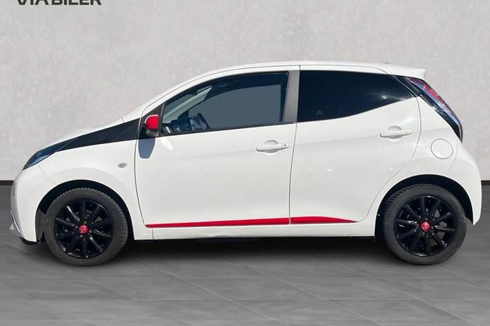 Hvid Toyota Aygo fra 2016