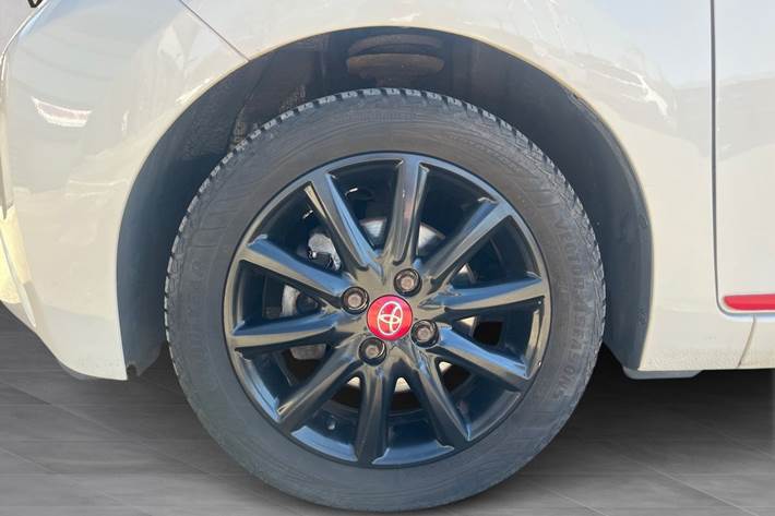 Hvid Toyota Aygo fra 2016