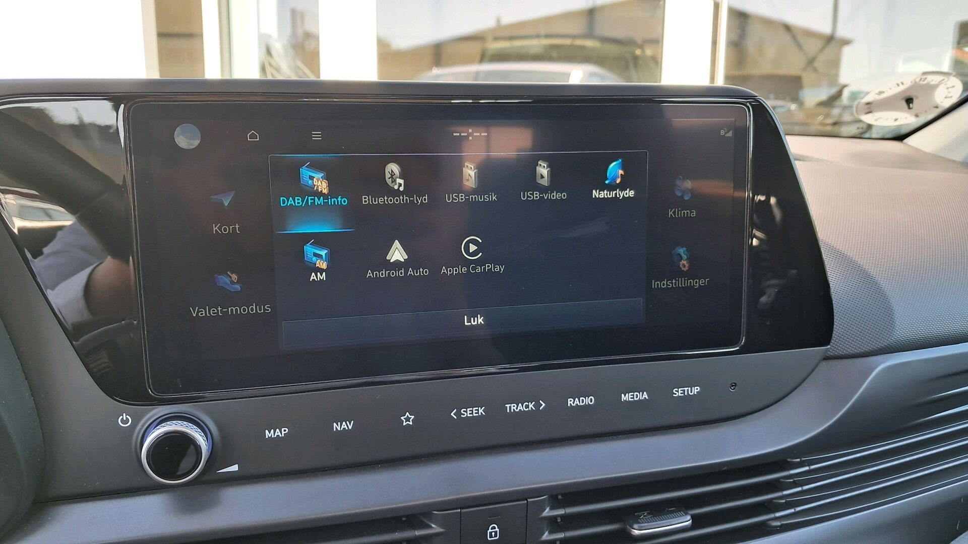 Grå Hyundai i20 fra 2025