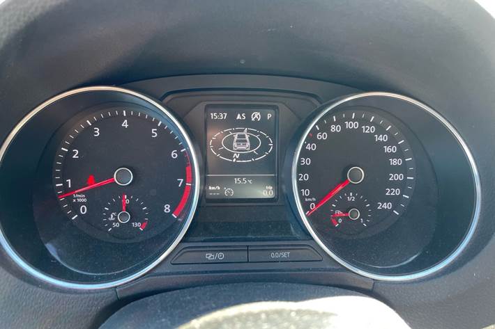 Hvid VW Polo fra 2017