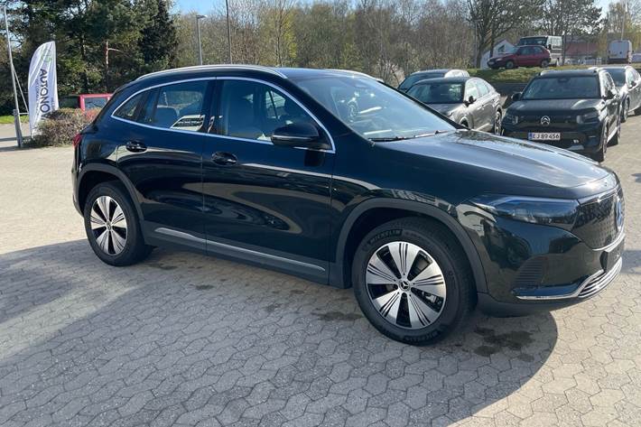 Sort Mercedes EQA 250 fra 2024