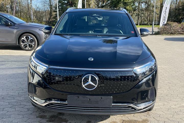 Sort Mercedes EQA 250 fra 2024