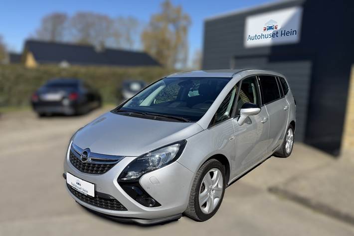 Sølv Opel Zafira Tourer fra 2016