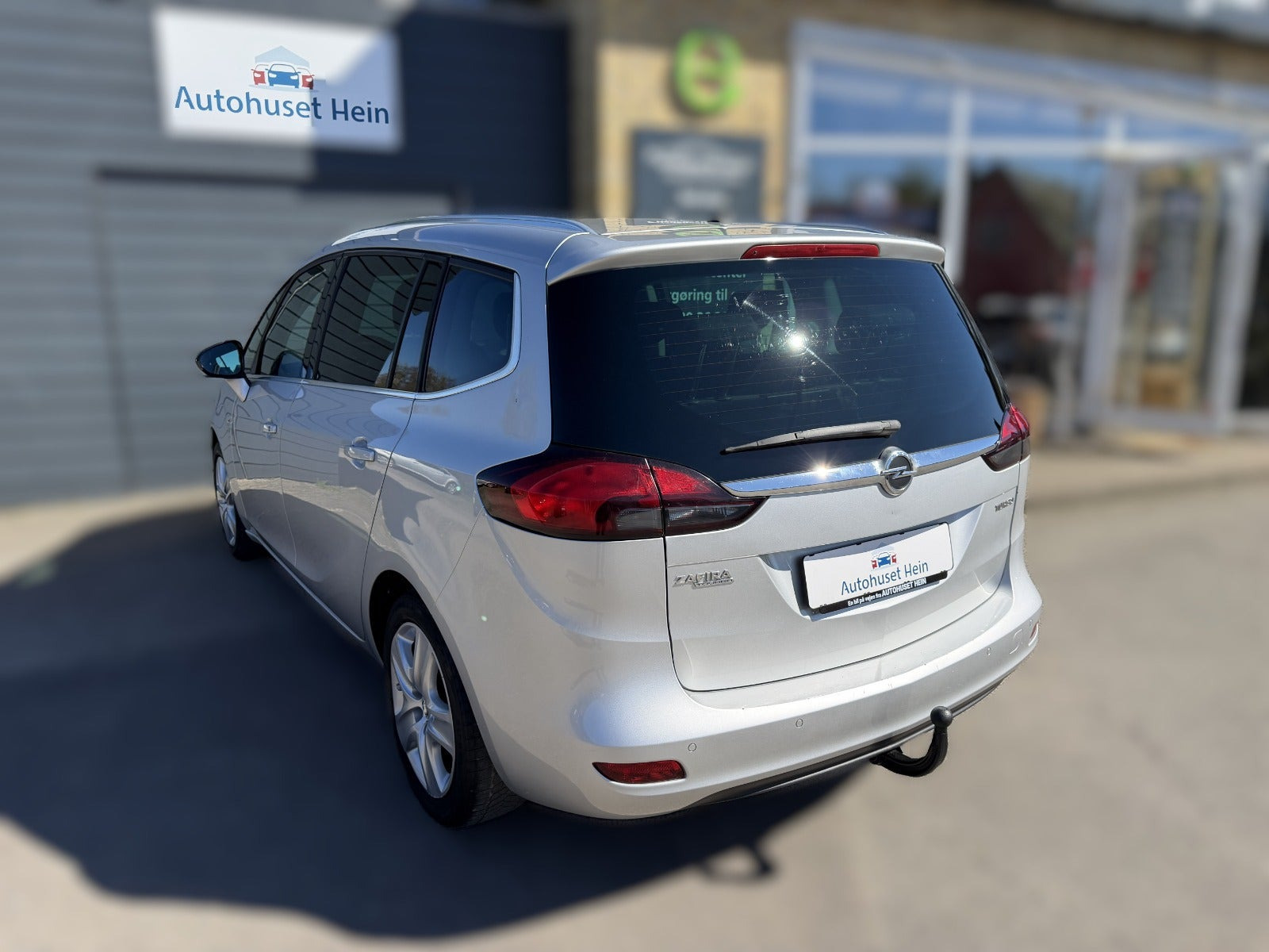 Sølv Opel Zafira Tourer fra 2016