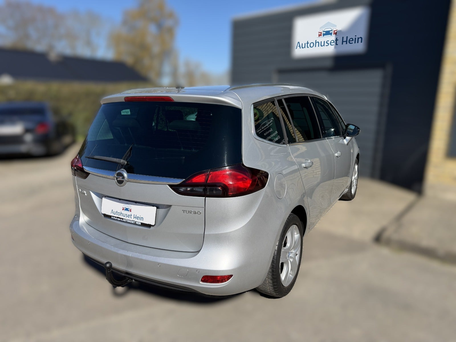 Sølv Opel Zafira Tourer fra 2016