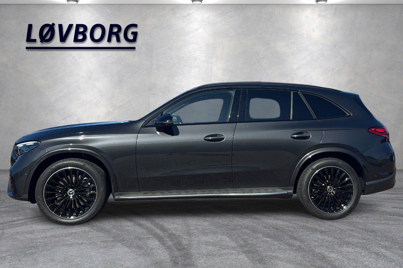 Grå Mercedes GLC220 d fra 2023