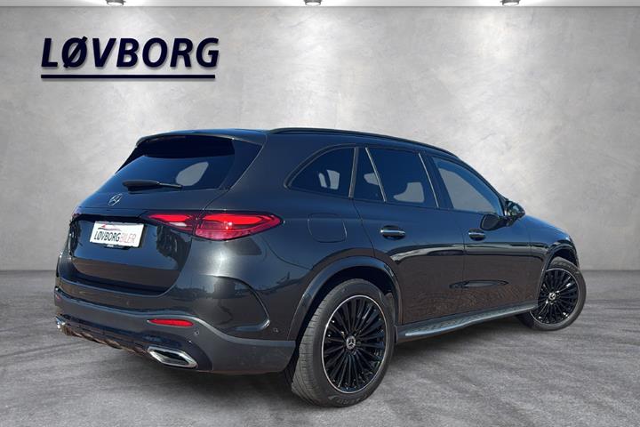 Grå Mercedes GLC220 d fra 2023