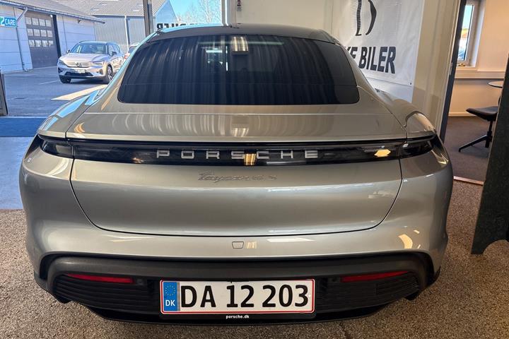 Sølv Porsche Taycan 4S fra 2021