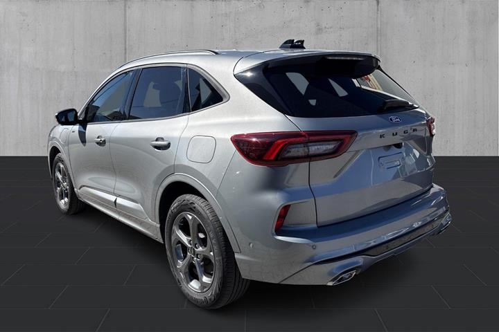 Sølv Ford Kuga fra 2024