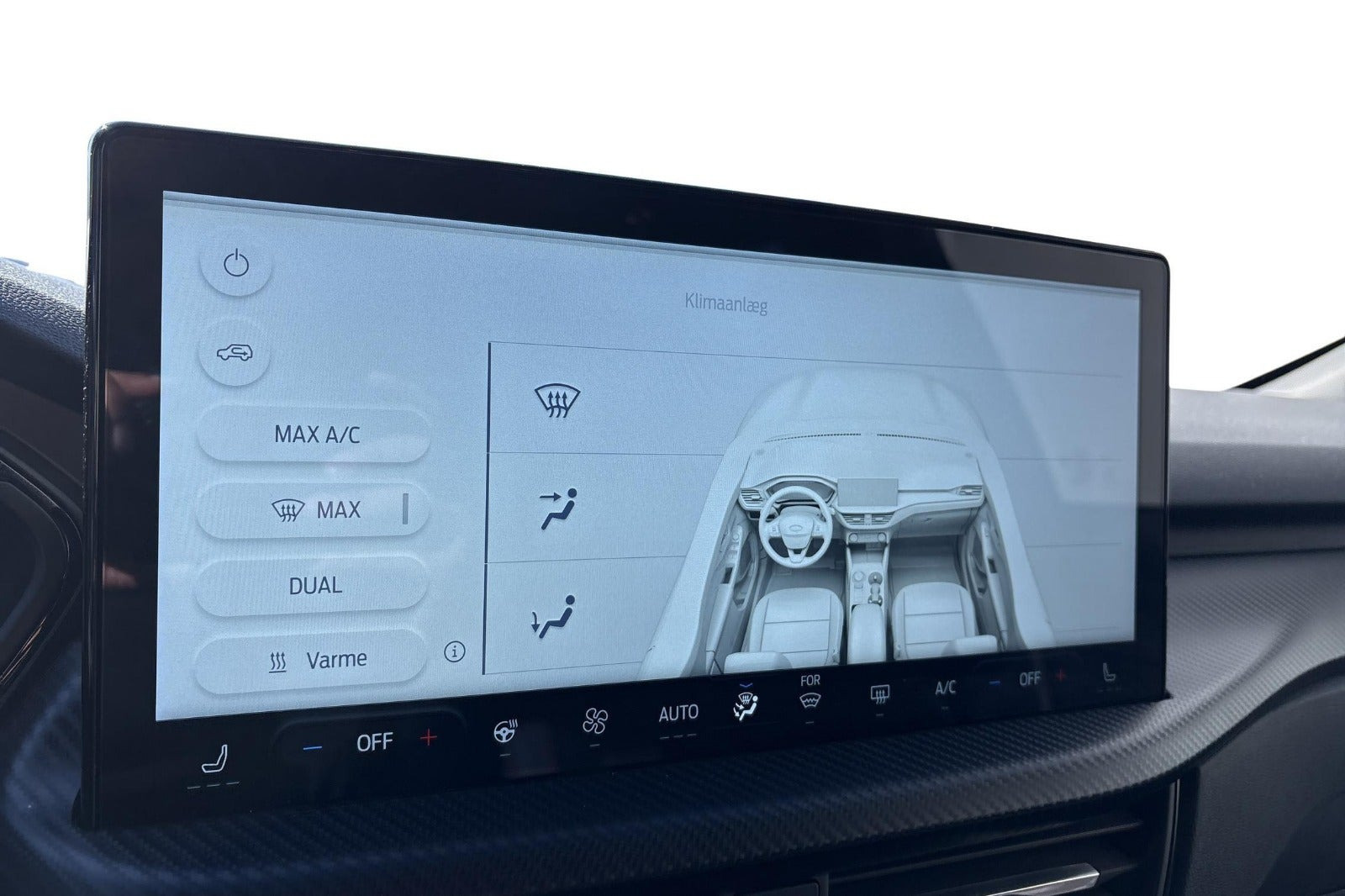 Sølv Ford Kuga fra 2024