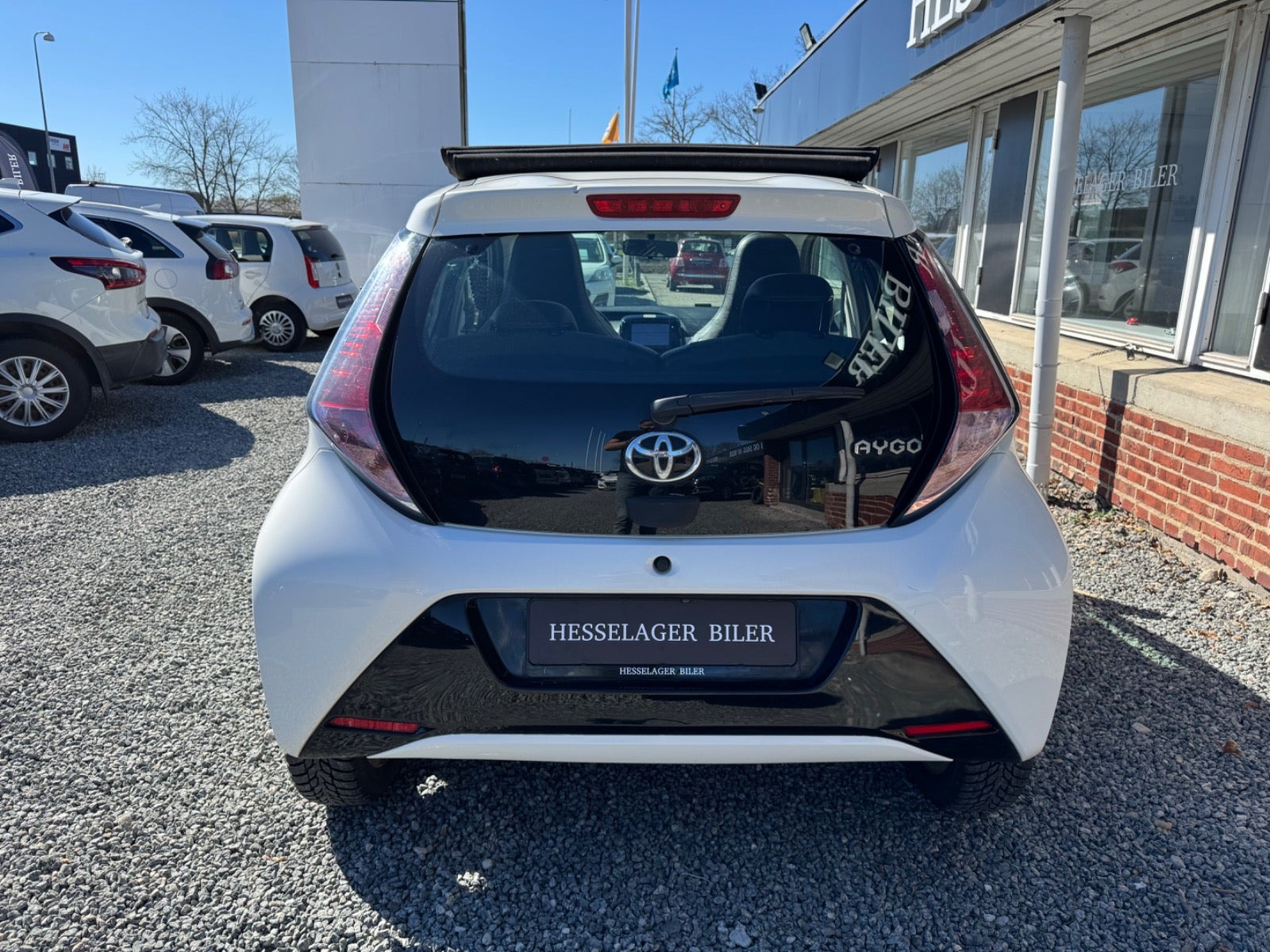 Hvid Toyota Aygo fra 2015