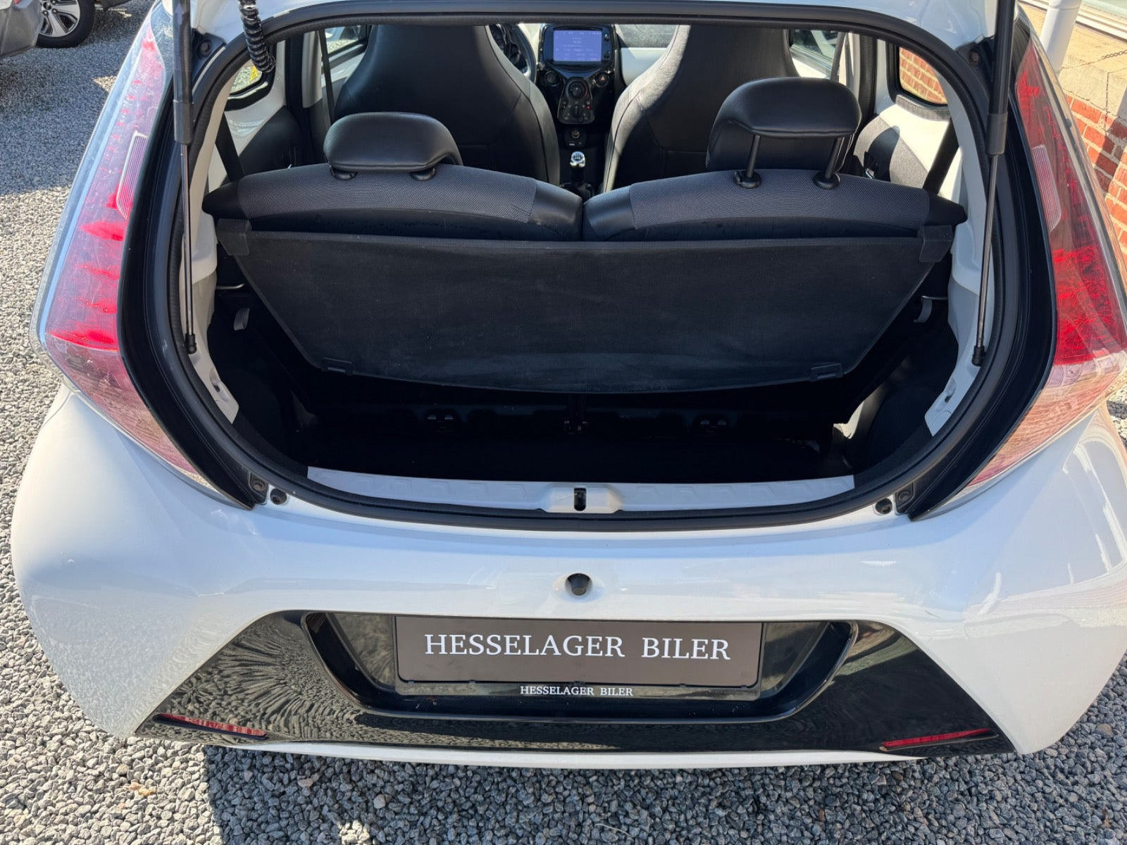 Hvid Toyota Aygo fra 2015