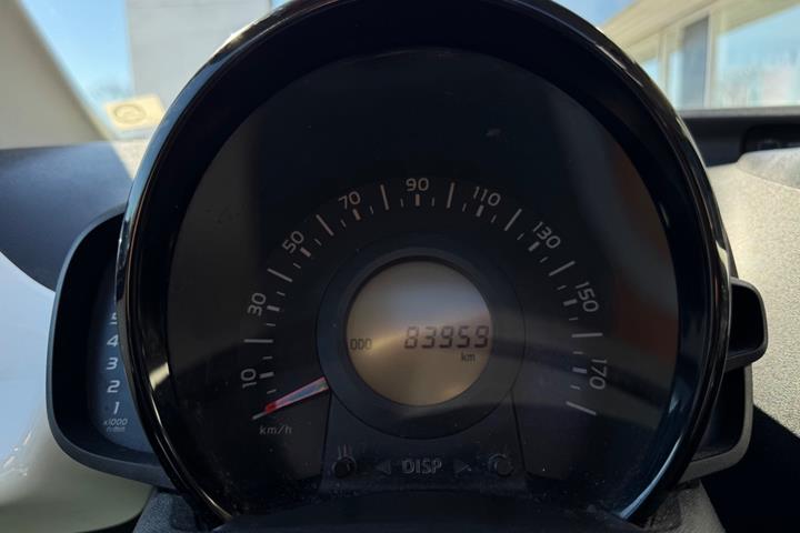 Hvid Toyota Aygo fra 2015