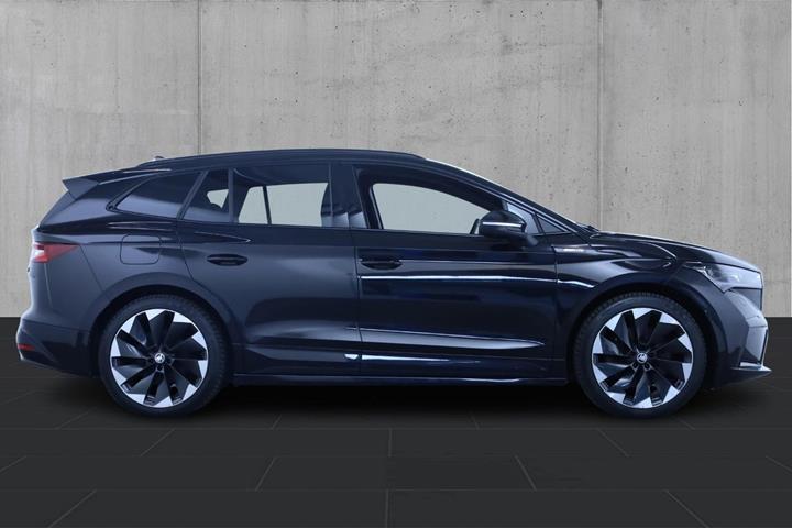 Sort Skoda Enyaq fra 2023