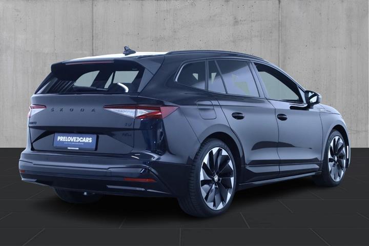 Sort Skoda Enyaq fra 2023
