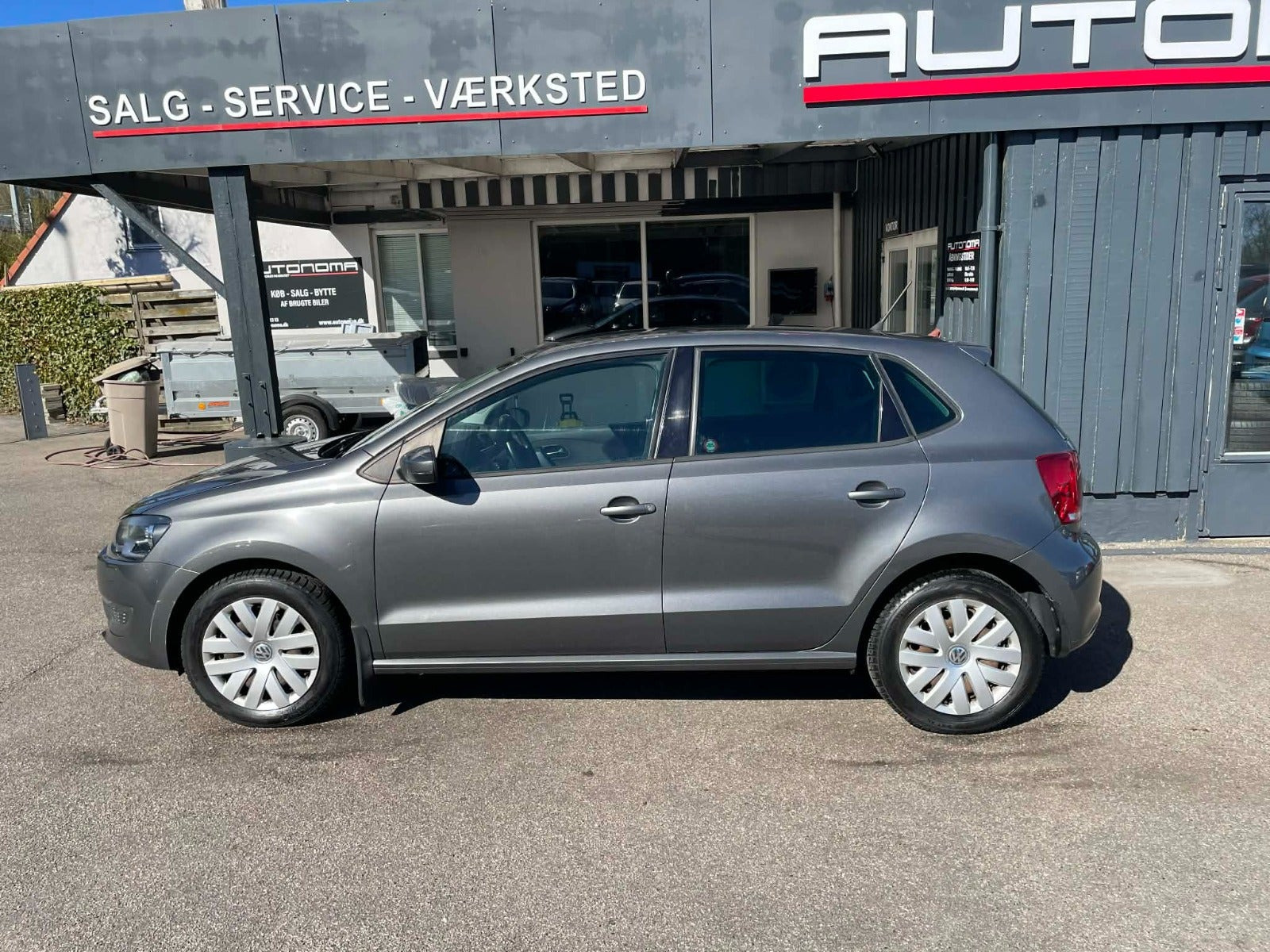 Grå VW Polo fra 2011