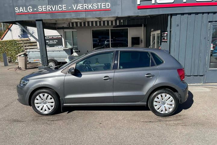 Grå VW Polo fra 2011