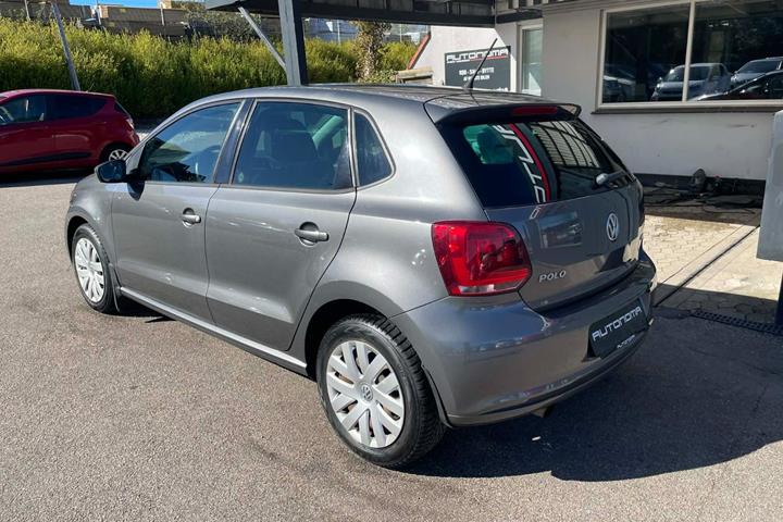 Grå VW Polo fra 2011