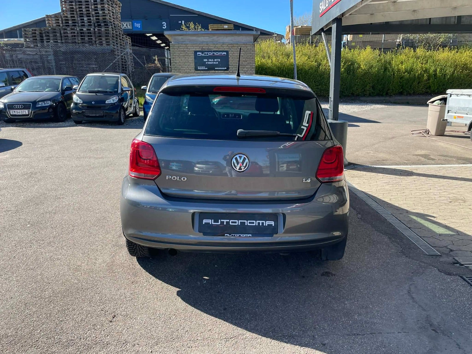 Grå VW Polo fra 2011
