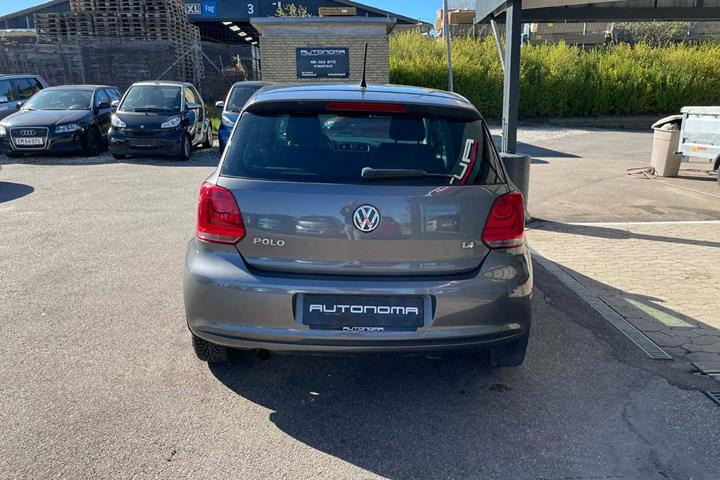 Grå VW Polo fra 2011