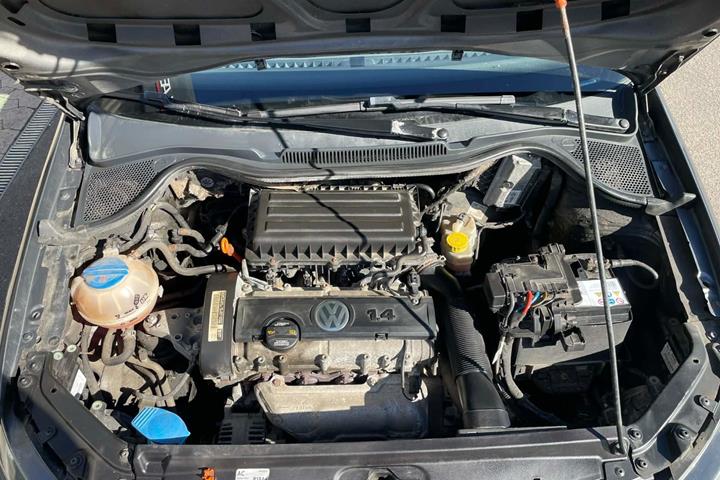 Grå VW Polo fra 2011