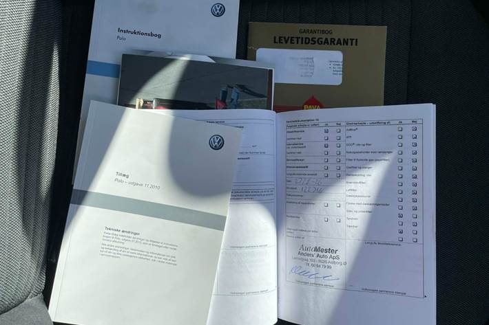 Grå VW Polo fra 2011