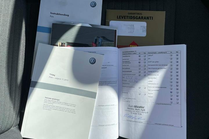Grå VW Polo fra 2011