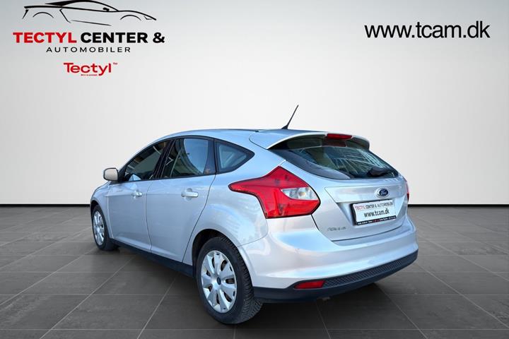 Grå Ford Focus fra 2013