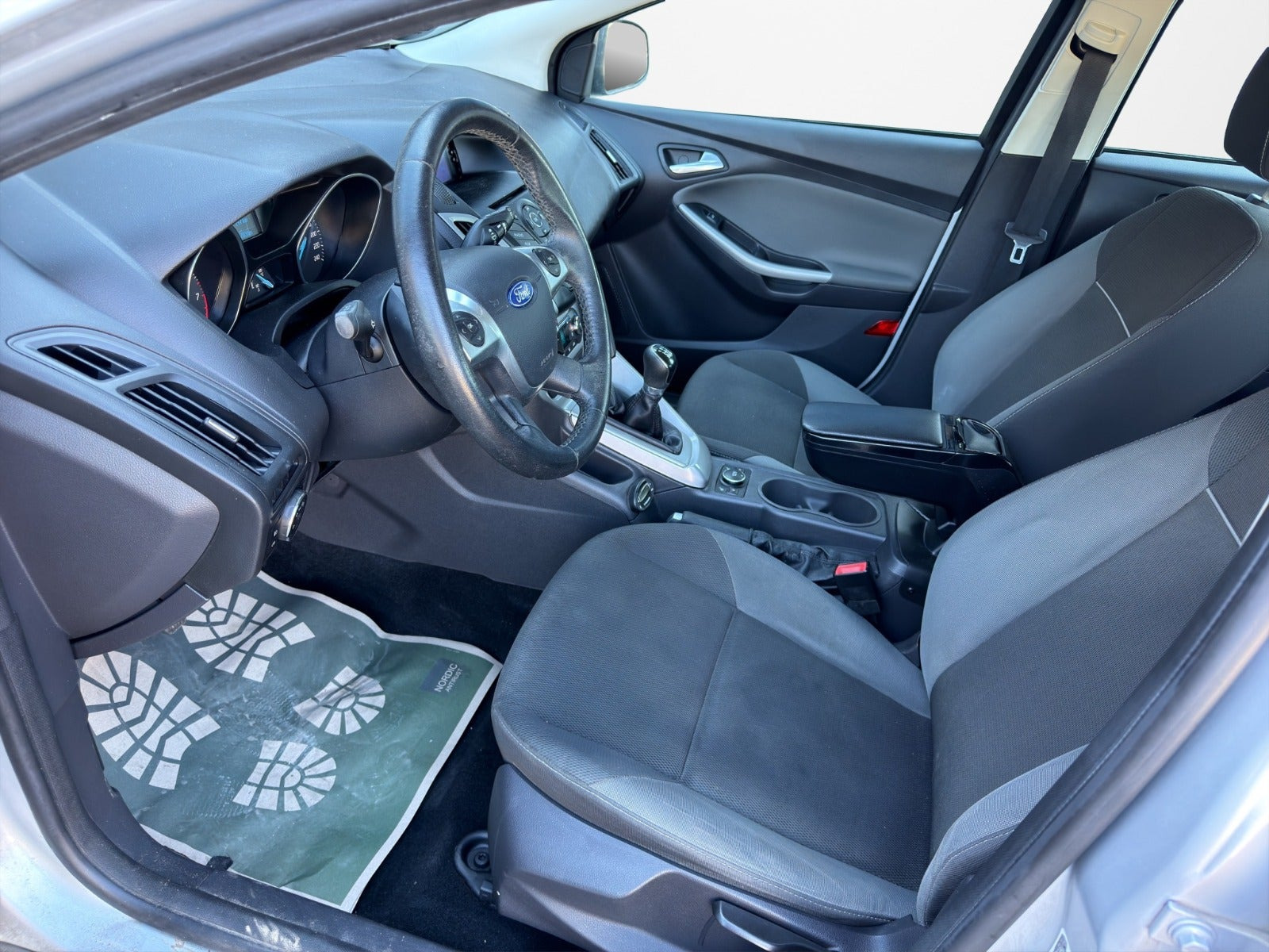 Grå Ford Focus fra 2013