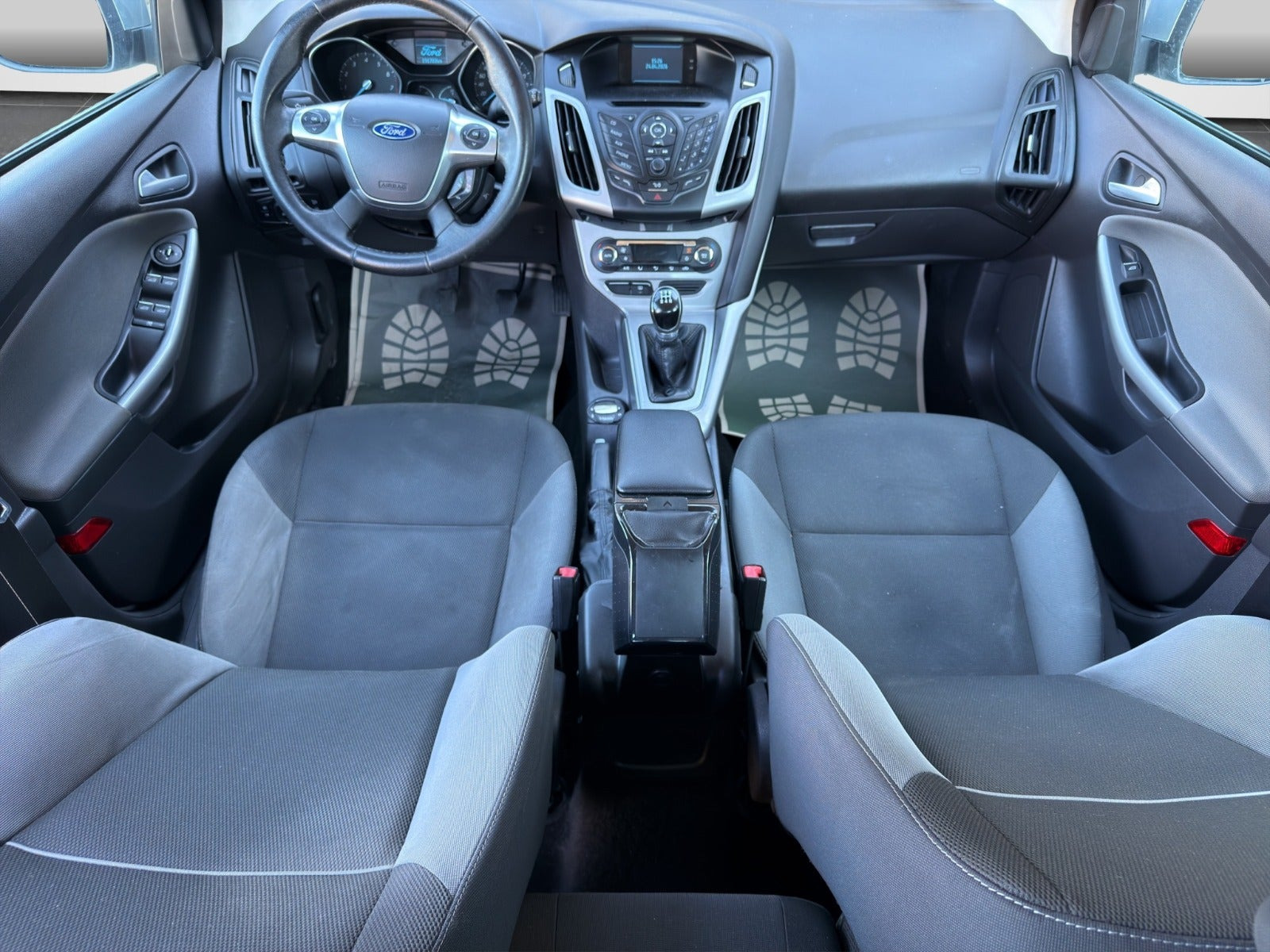 Grå Ford Focus fra 2013