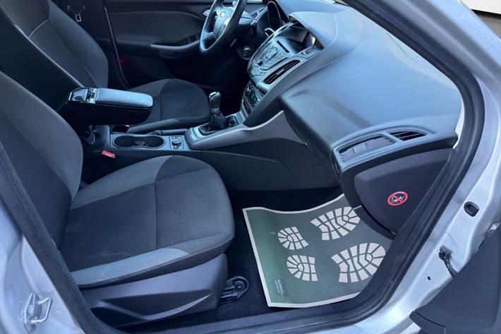 Grå Ford Focus fra 2013